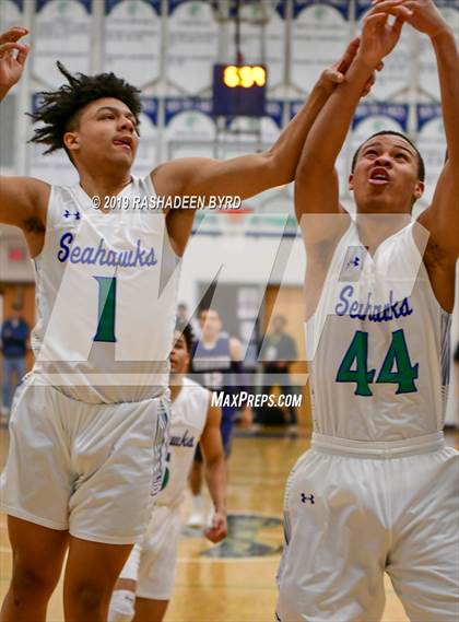 Thumbnail 1 in Osbourn vs. South Lakes (VHSL 6A 2nd Round Playoff)  photogallery.