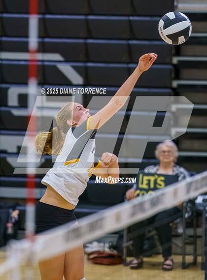 Thumbnail 1 in Crean Lutheran @ Foothill photogallery.