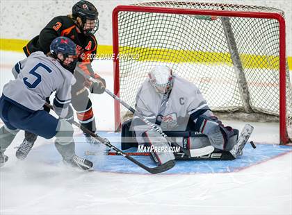 Thumbnail 1 in Kent School vs. Kimball Union Academy (Exeter Invitational) photogallery.