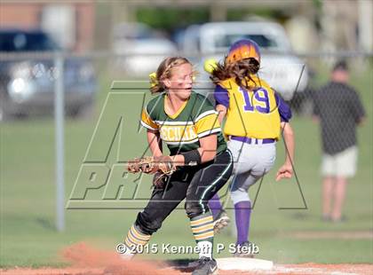 Thumbnail 1 in Lutcher vs Cecilia (LHSAA 4A 1st Round Playoff) photogallery.