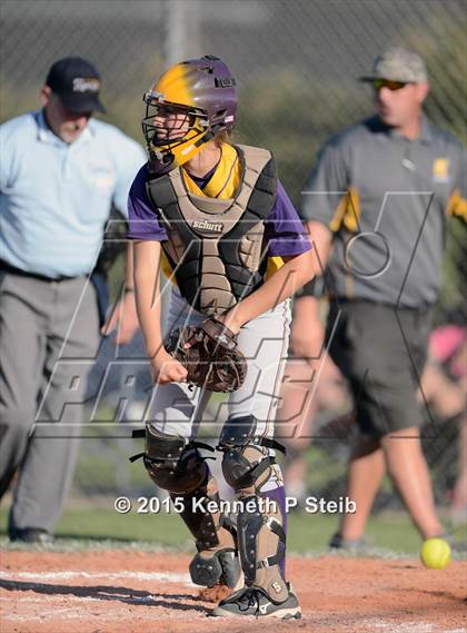 Thumbnail 1 in Lutcher vs Cecilia (LHSAA 4A 1st Round Playoff) photogallery.
