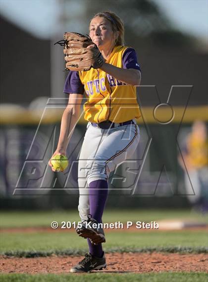Thumbnail 2 in Lutcher vs Cecilia (LHSAA 4A 1st Round Playoff) photogallery.