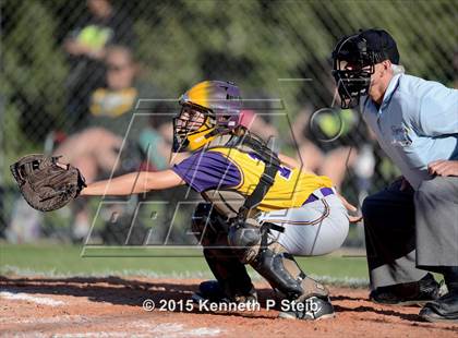 Thumbnail 2 in Lutcher vs Cecilia (LHSAA 4A 1st Round Playoff) photogallery.