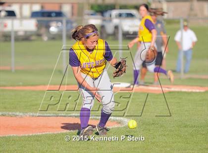 Thumbnail 3 in Lutcher vs Cecilia (LHSAA 4A 1st Round Playoff) photogallery.