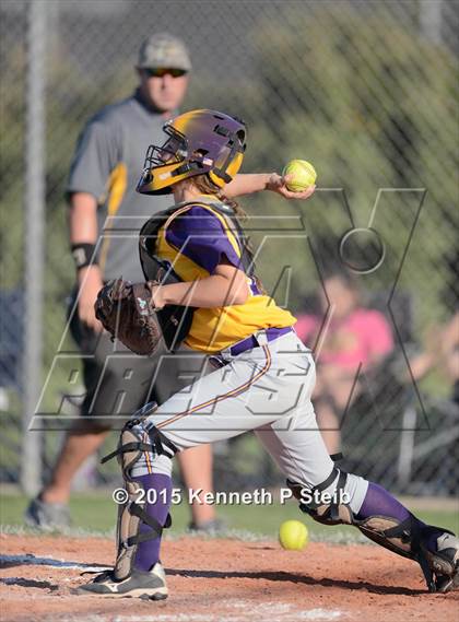 Thumbnail 3 in Lutcher vs Cecilia (LHSAA 4A 1st Round Playoff) photogallery.