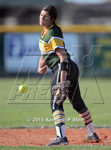 Thumbnail 3 in Lutcher vs Cecilia (LHSAA 4A 1st Round Playoff) photogallery.