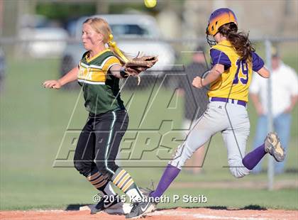 Thumbnail 1 in Lutcher vs Cecilia (LHSAA 4A 1st Round Playoff) photogallery.