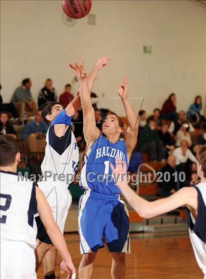 Thumbnail 3 in Putnam Valley vs. Haldane (Putnam Challenge) photogallery.