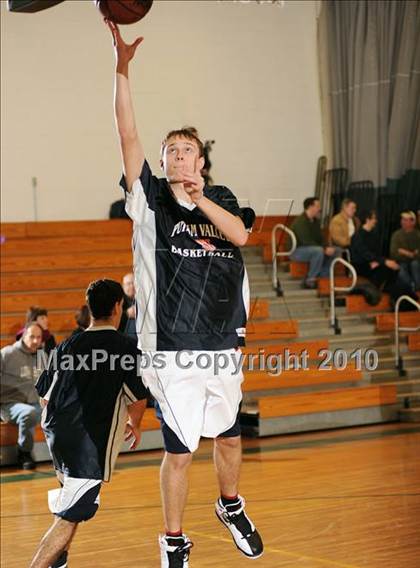 Thumbnail 1 in Putnam Valley vs. Haldane (Putnam Challenge) photogallery.