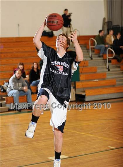 Thumbnail 3 in Putnam Valley vs. Haldane (Putnam Challenge) photogallery.