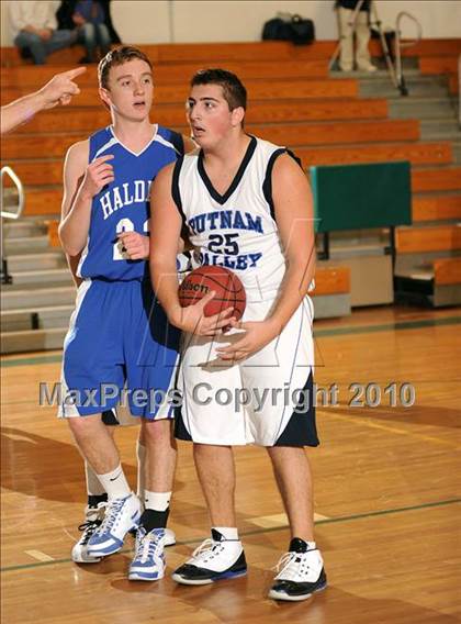 Thumbnail 2 in Putnam Valley vs. Haldane (Putnam Challenge) photogallery.
