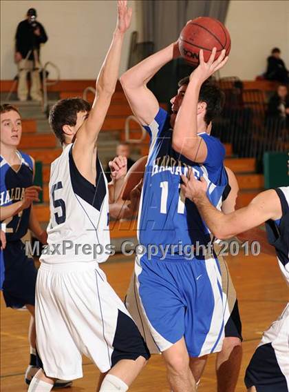 Thumbnail 3 in Putnam Valley vs. Haldane (Putnam Challenge) photogallery.