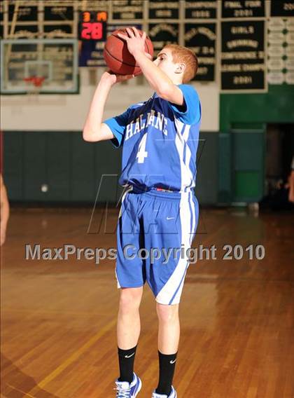 Thumbnail 2 in Putnam Valley vs. Haldane (Putnam Challenge) photogallery.