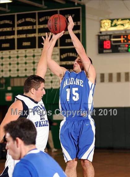 Thumbnail 2 in Putnam Valley vs. Haldane (Putnam Challenge) photogallery.