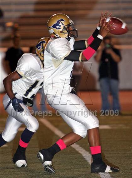 Thumbnail 2 in Muir vs. Crescenta Valley photogallery.