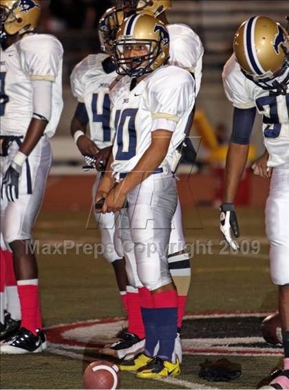 Thumbnail 3 in Muir vs. Crescenta Valley photogallery.