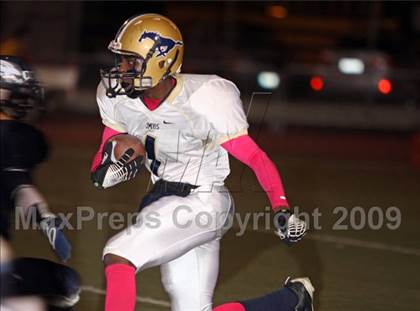 Thumbnail 1 in Muir vs. Crescenta Valley photogallery.