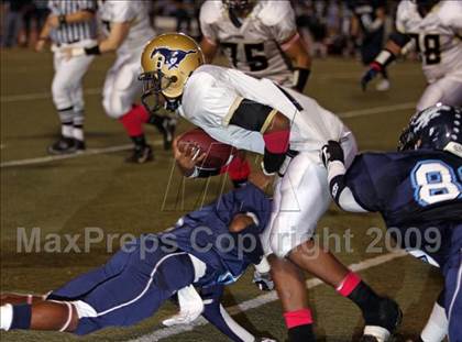 Thumbnail 1 in Muir vs. Crescenta Valley photogallery.