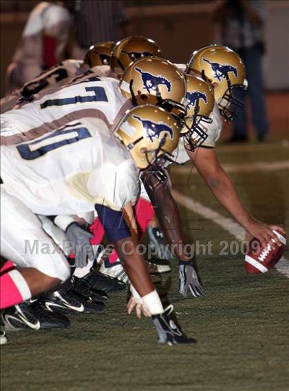 Thumbnail 2 in Muir vs. Crescenta Valley photogallery.