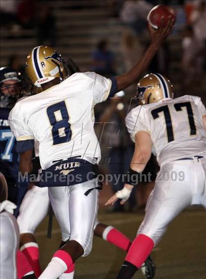 Thumbnail 2 in Muir vs. Crescenta Valley photogallery.