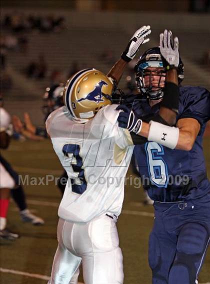 Thumbnail 3 in Muir vs. Crescenta Valley photogallery.