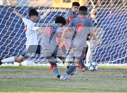 Thumbnail 3 in Lee vs Madison photogallery.