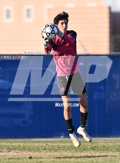 Thumbnail 1 in Lee vs Madison photogallery.