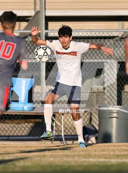 Thumbnail 1 in Lee vs Madison photogallery.