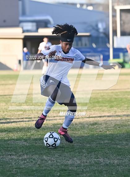 Thumbnail 2 in Lee vs Madison photogallery.