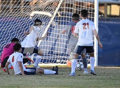Thumbnail 3 in Lee vs Madison photogallery.