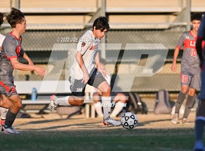 Thumbnail 2 in Lee vs Madison photogallery.