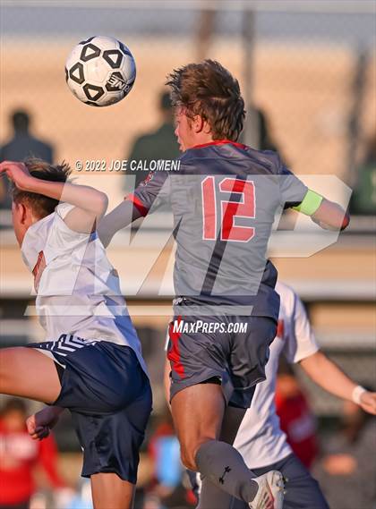 Thumbnail 3 in Lee vs Madison photogallery.