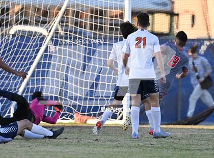 Thumbnail 3 in Lee vs Madison photogallery.