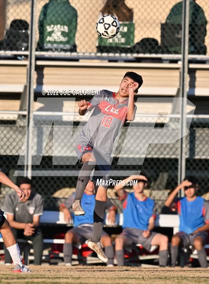 Thumbnail 2 in Lee vs Madison photogallery.
