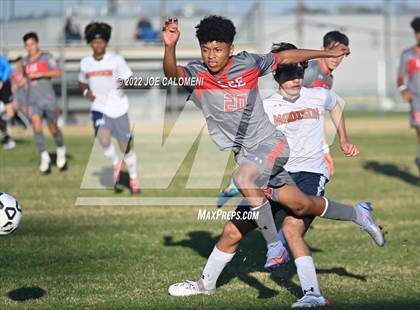 Thumbnail 3 in Lee vs Madison photogallery.
