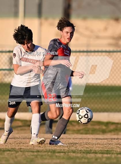 Thumbnail 3 in Lee vs Madison photogallery.