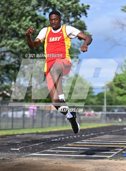 Thumbnail 3 in Williamsville East @ Hamburg photogallery.