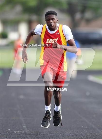 Thumbnail 2 in Williamsville East @ Hamburg photogallery.