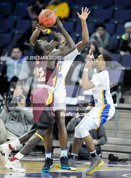 Thumbnail 2 in Salpointe Catholic vs. Shadow Mountain (AIA 4A Final) photogallery.
