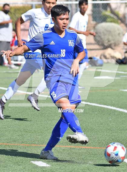 Thumbnail 1 in Bishop Gorman vs Equipo Academy photogallery.