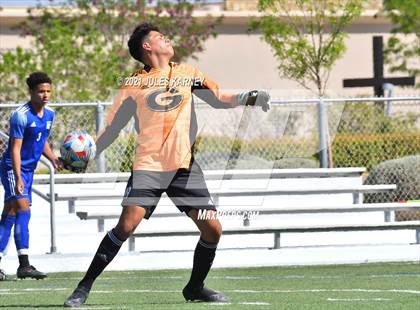 Thumbnail 3 in Bishop Gorman vs Equipo Academy photogallery.