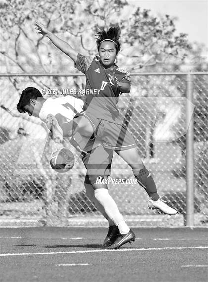 Thumbnail 1 in Bishop Gorman vs Equipo Academy photogallery.