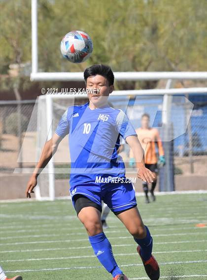 Thumbnail 2 in Bishop Gorman vs Equipo Academy photogallery.
