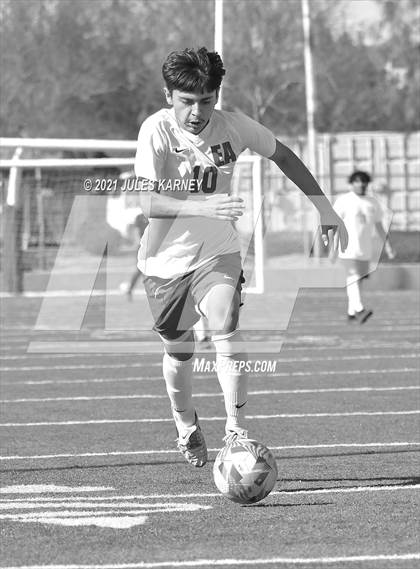 Thumbnail 1 in Bishop Gorman vs Equipo Academy photogallery.