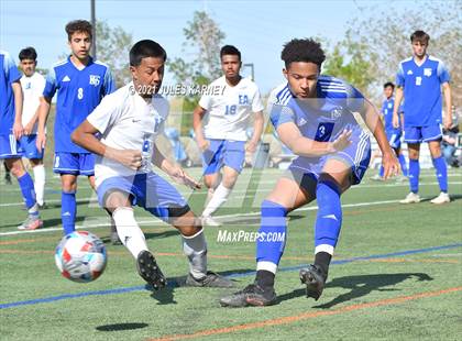 Thumbnail 2 in Bishop Gorman vs Equipo Academy photogallery.