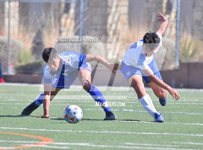 Thumbnail 3 in Bishop Gorman vs Equipo Academy photogallery.