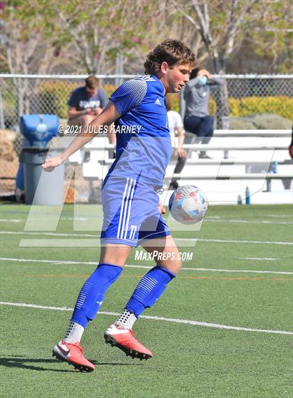 Thumbnail 2 in Bishop Gorman vs Equipo Academy photogallery.