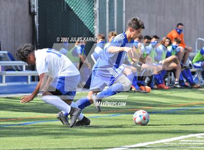 Thumbnail 1 in Bishop Gorman vs Equipo Academy photogallery.