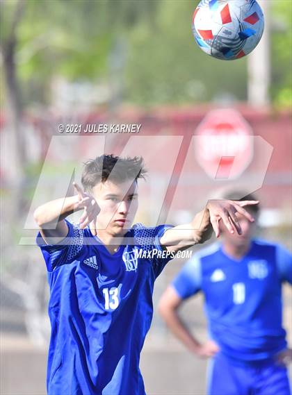 Thumbnail 1 in Bishop Gorman vs Equipo Academy photogallery.