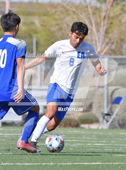Thumbnail 2 in Bishop Gorman vs Equipo Academy photogallery.